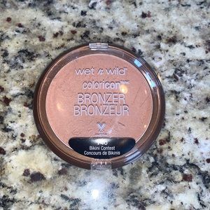 Wet n Wild Color Icon Bronzer Bikini Contest